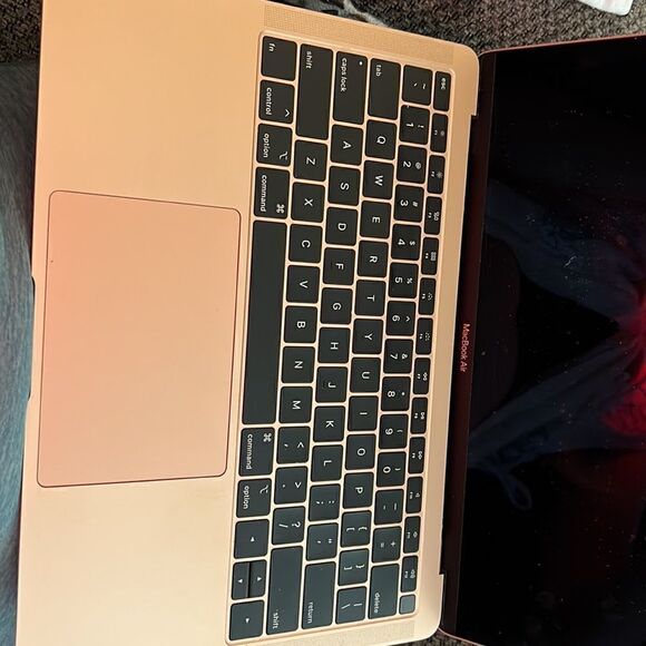 MacBook Air 13” New Condition 512 GB - Picture 4 of 5